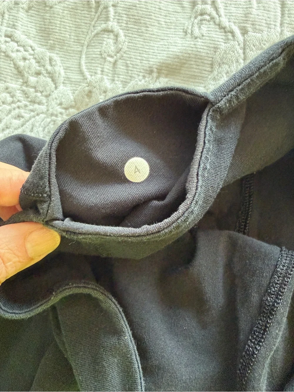 Lululemon Superb Pant Size 4 Black Rare Discontinued Vitasea Wrap Hem Yoga Pant